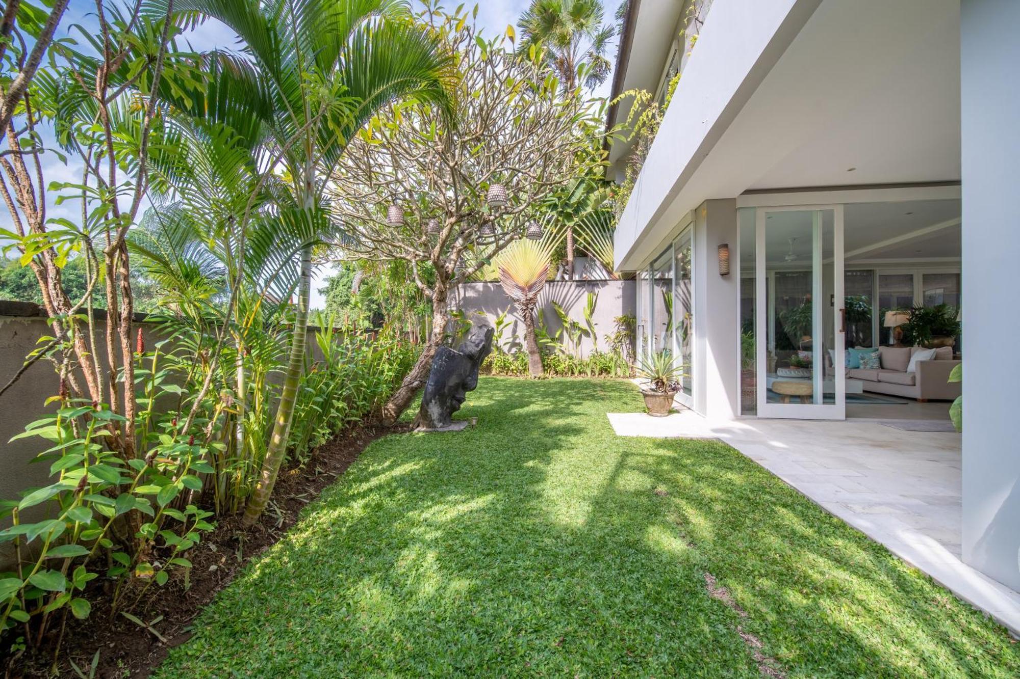 Villa Sunsara 4 - Enchanting 4Br Villa In A Great Location Canggu Exteriör bild